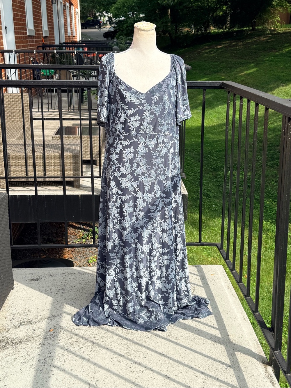 Baltic Born Everley Velvet Maxi Dress | Whisper Blue Size 2X - Picture 8 of 9